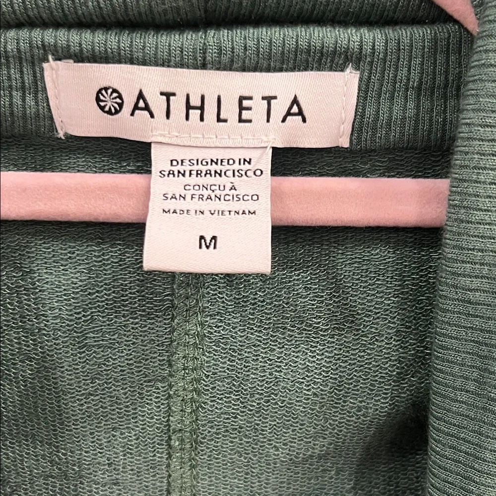 ⭐️5/$20Athleta Green Front Cardigan - Picture 2 of 3